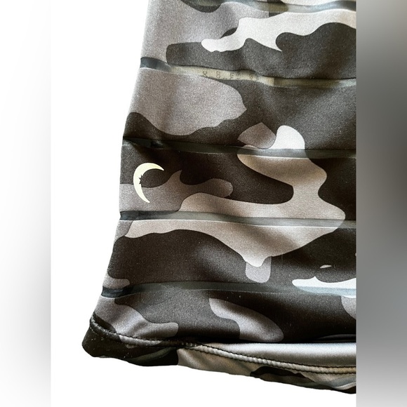 Zyia Black Camo Havana Tank Top - Picture 7 of 10